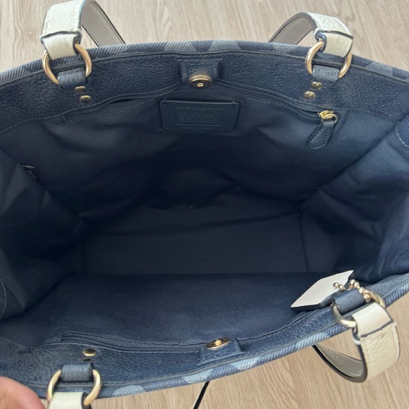 Coach Dempsey tote 40 denim pebble leather bag - Picture 6 of 9